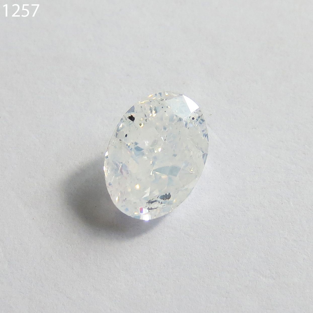 2.0 Karat Oval Form Naturdiamant
